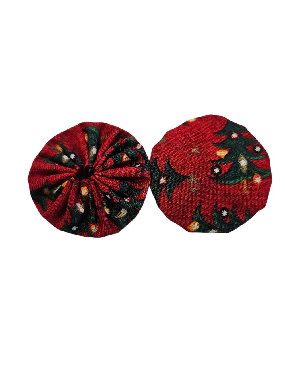 Hand Sewn Christmas Fabric Yo Yos, Set of 31,  2 Inches Wide,  4 Fabrics - Picture 12 of 15